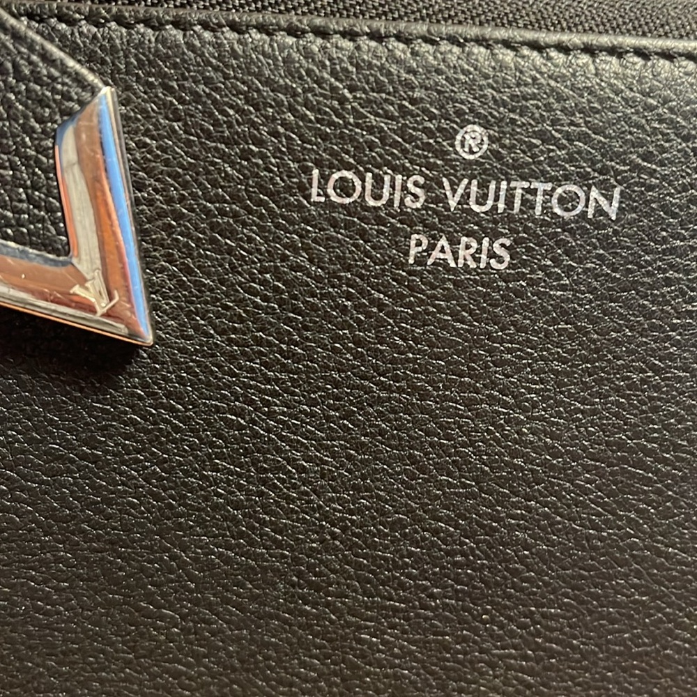 Authentic Louis Vuitton Vaux Kashmir Parassea Portefeuille Comet Leather Wallet - Picture 4 of 10